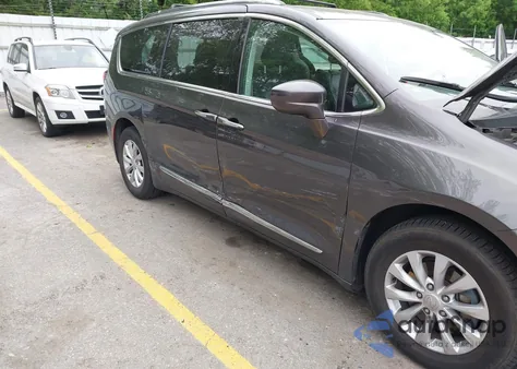 2018 Chrysler Pacifica Touring L из США, поврежденный, VIN 2C4RC1BG2JR128875